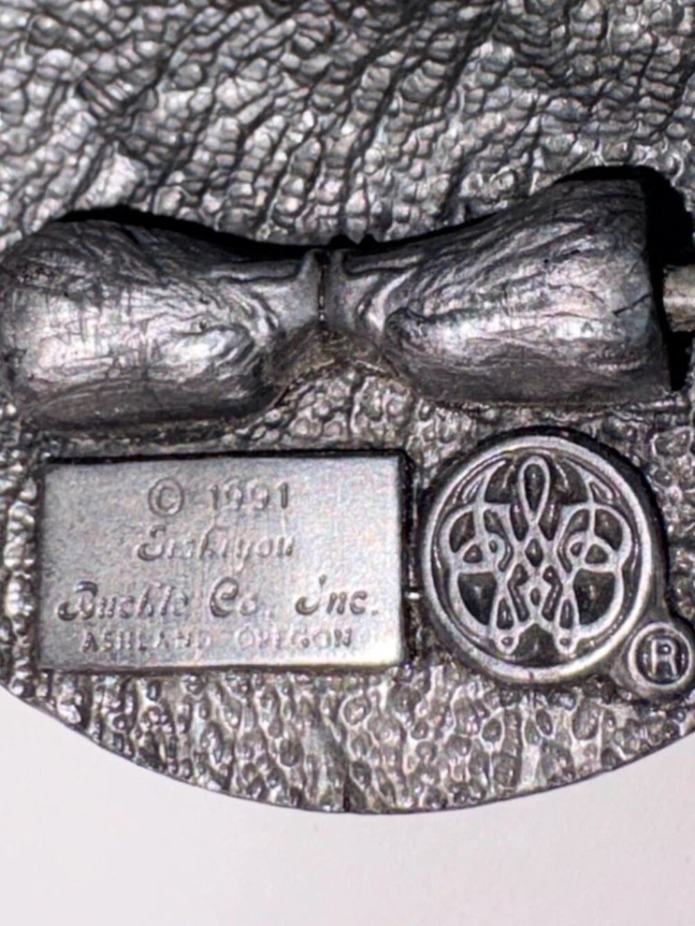 Cast Pewter Belt Buckle of "Mare and Foal" (A-5) by Siskiyou Co. 1991 USA - Picture 5 of 5